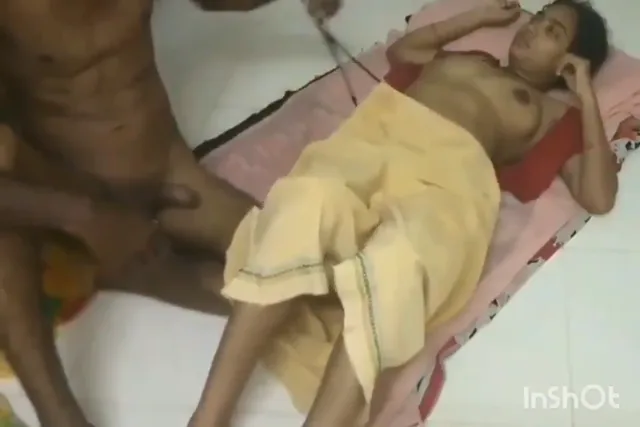 बीवी की साड़ी पेटीकोट चड्डी उतारकर पति ने चूत चोदी देसी सेक्स वीडियो — screenshot 2