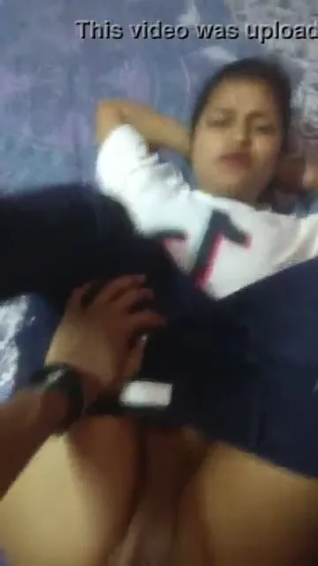 टिकटोक वाली लड़की की चूत में लंड डालकर चुदाई देसी बीएफ वीडियो — screenshot 2