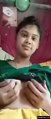 वीडियो कॉल पर क्यूट लड़की ने बूब्स दिखाते चूत में उंगली डाली हिंदी बीएफ — screenshot 2