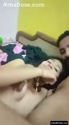 देसी क्यूट लड़की बॉयफ्रेंड का मोटा लंड चूसकर चूत चुदाई देसी बीएफ — screenshot 5