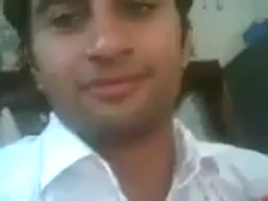 पाकिस्तानी हिजाबी लड़की ने प्रेमी के साथ रोमांस करते हुए देसी सेक्स किया — screenshot 2