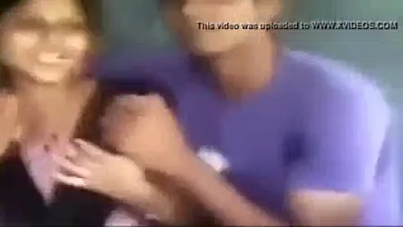 कॉलेज स्टुडंट्स की क्लासरूम में मस्त चुदाई देसी बीएफ — screenshot 2
