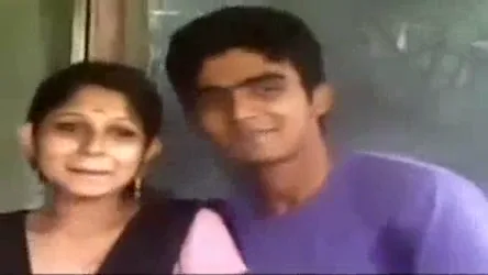 कॉलेज स्टुडंट्स की क्लासरूम में मस्त चुदाई देसी बीएफ — screenshot 3