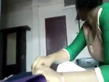 मुस्लिम कामवाली भाभी का मोटा लंड चूसकर चूत में डालवाने वाला देसी बीएफ सेक्स वीडियो — screenshot 7