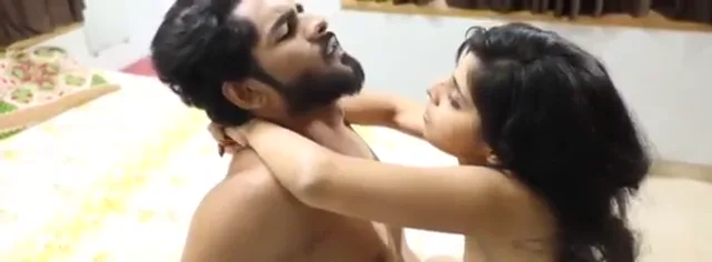 तमिल पति पत्नी की हॉट चूत चुदाई और गांड मारने का सेक्स वीडियो — screenshot 10