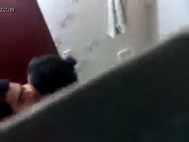 पतली कमर वाली देसी लड़की की संडास में जबरदस्त देहाती चुदाई हिंदी बीएफ वीडियो — screenshot 7