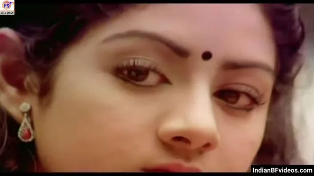 मल्लू आंटी की चिकनी चूत में लंड घुसाकर जोरदार चुदाई मल्लू ब्लू फिल्म — screenshot 4
