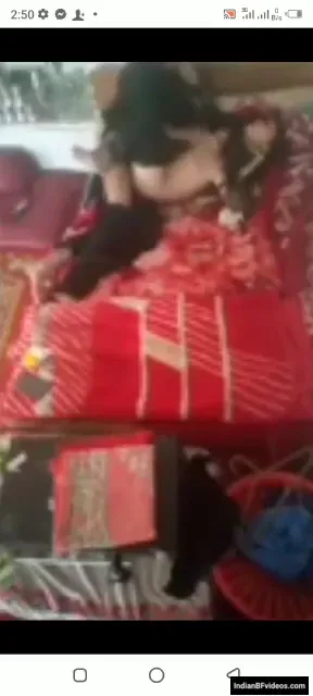 पत्नी को उल्टा लिटाकर गांड चोदा गोरी चूत और गांड की देसी चुदाई — screenshot 5