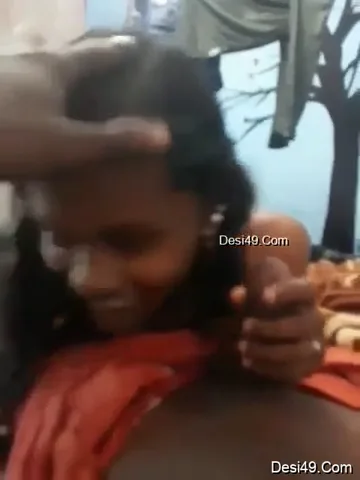 लंड चुसना सीखती शर्मीली मल्लू ब्लैक ब्यूटी ब्लोजॉब वीडियो — screenshot 4
