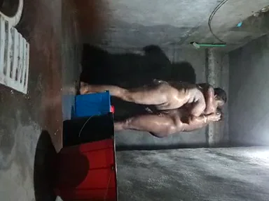 65 साल के अंकल आंटी का बाथरूम में देसी गांड चूत चुदाई सेक्स वीडियो — screenshot 3