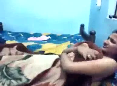 इनोसेंट गर्लफ्रेंड की चूत चोदते हुए बीएफ का देसी सेक्स हिंदी बीएफ वीडियो — screenshot 5