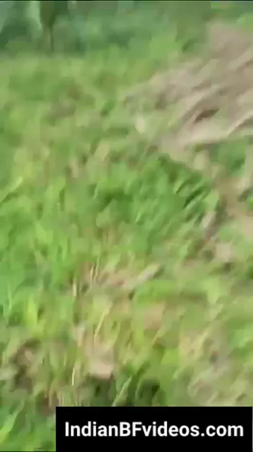 खेतों में गांव की बड़े स्तन वाली भाभी पड़ोसी किसान से देहाती चुदाई की — screenshot 2