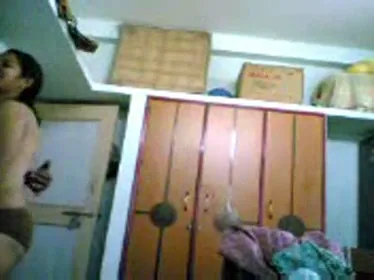 अंकल और भतीजी की गंदी कामलीला चूत चुदाई वाली MMS वीडियो — screenshot 3