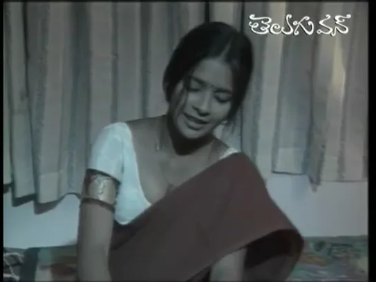 सेक्सी मल्लू भाभी ने ननंद से बदन तेल मालिश कराई चुदाई वीडियो — screenshot 1