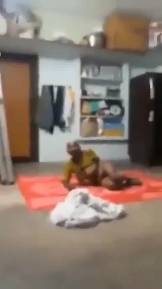 बुड़े दादा दादी ने जवान कपल की तरह की जोरदार देहाती चुदाई गांव वाली हिंदी बीएफ वीडियो — screenshot 2