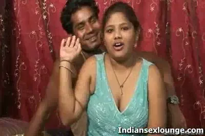 हंसती खेलती रंडी की देसी गांड चूत चोदाई वाली पोर्न वीडियो — screenshot 1