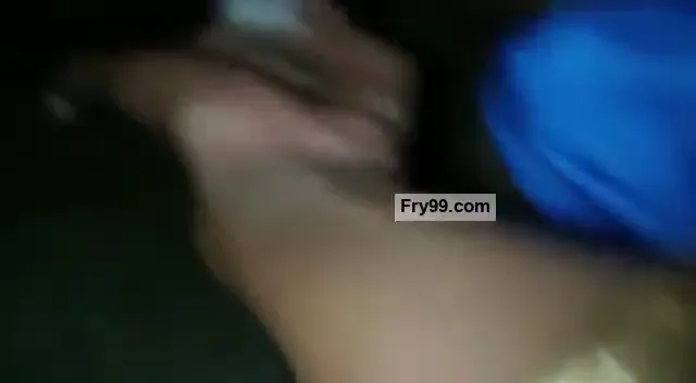 बुर में उंगली डालकर लड़की ने दही निकाला देसी चूत चुदाई वीडियो — screenshot 2