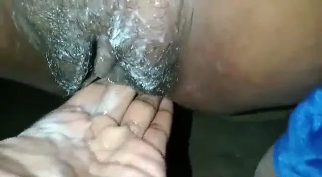 बुर में उंगली डालकर लड़की ने दही निकाला देसी चूत चुदाई वीडियो — screenshot 5