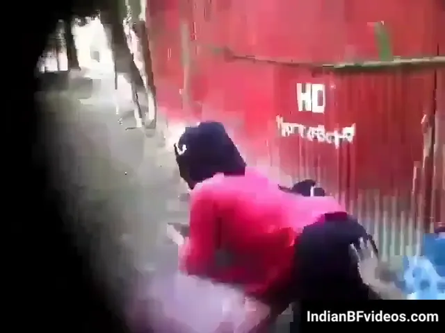 हिजाबी गर्लफ्रेंड की लेगिंग फाड़कर चूत चोदता बॉयफ्रेंड हिडेन कैम देसी एमएमएस — screenshot 1