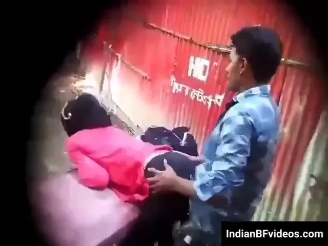 हिजाबी गर्लफ्रेंड की लेगिंग फाड़कर चूत चोदता बॉयफ्रेंड हिडेन कैम देसी एमएमएस — screenshot 4