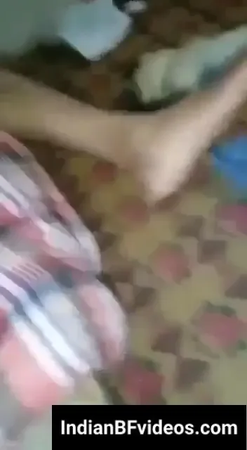 दो लड़कों ने नेपाली रंडी की चूत और गांड मारकर थ्रीसम चोदा — screenshot 5