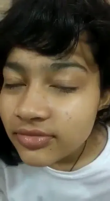 चॉकलेट लगाकर मुंबई की जवान लड़की लंड चूसती हुई देसी सेक्स ब्लू फिल्म — screenshot 5