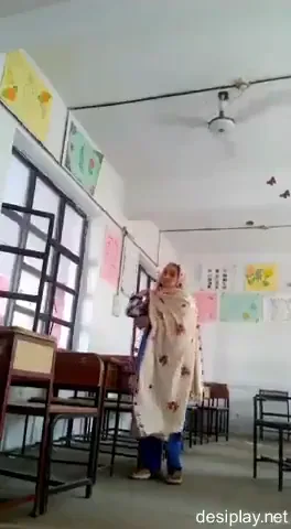 पाकिस्तानी पब्लिक स्कूल अध्यापकों का वायरल सेक्स स्कैंडल एमएमएस वीडियो — screenshot 1