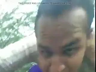 वेश्या आंटी की काली चूत खोलकर खेत में चुदाई करती देसी गांव बीएफ वीडियो — screenshot 2