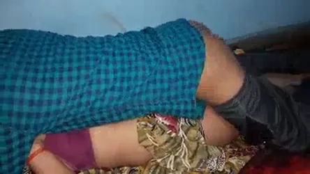 स्टोर रूम में समधन को जवान ने जोरदार तरीके से पेला देसी चुदाई वीडियो — screenshot 8