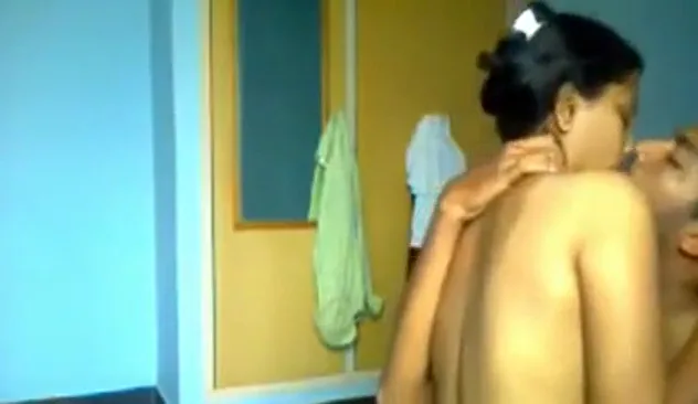 देसी लवर्स की उत्तेजक चूत चुदाई वाली कामक्रीड़ा वीडियो — screenshot 7