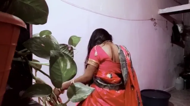 भाभी ने पडोसी के बड़े लंड का पूरा मजा लिया देसी चुदाई वाली वीडियो — screenshot 1