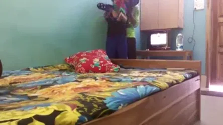 बेताब तेलुगु कॉलेज कपल की चूत चुदाई सेक्स क्लिप हिंदी बीएफ वीडियो — screenshot 2