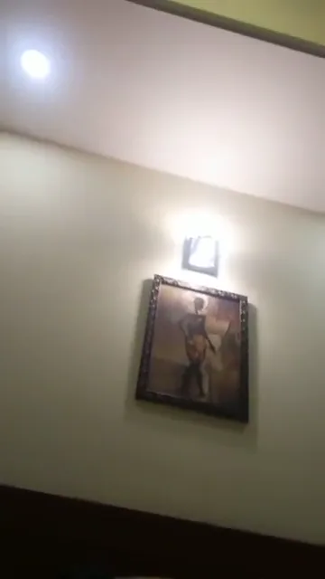 हनीमून में बीवी बैठी पति के लौड़े पे! वीडियो — screenshot 2