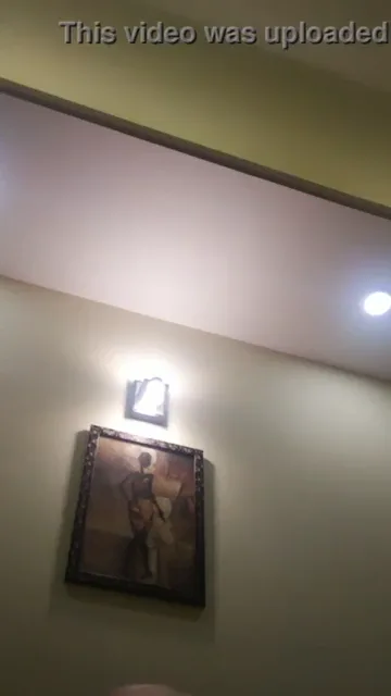 हनीमून में बीवी बैठी पति के लौड़े पे! वीडियो — screenshot 3