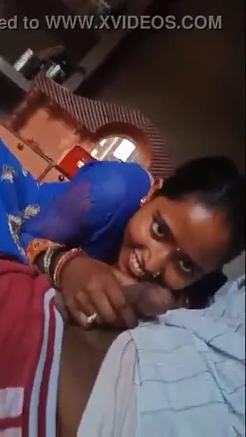 हॉट विलेज भाभी ने मस्ती से काला देसी लंड चूसा देसी बीएफ वीडियो — screenshot 3