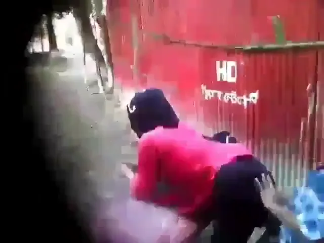 पब्लिक जगह पर चुपके से कॉलेज लवर्स की देसी चुदाई चोदाई MMS ब्लू फिल्म — screenshot 1