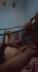 हस्बैंड और वाइफ ने रात को मोबाइल से अपना सेक्स वीडियो बनाया — screenshot 1