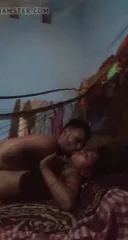 हस्बैंड और वाइफ ने रात को मोबाइल से अपना सेक्स वीडियो बनाया — screenshot 3