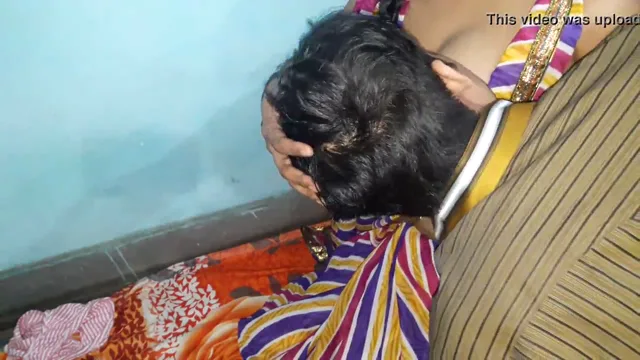 चाची का हेरी बुर भतीजे के लंड से चोदा गया हिंदी बीएफ — screenshot 6