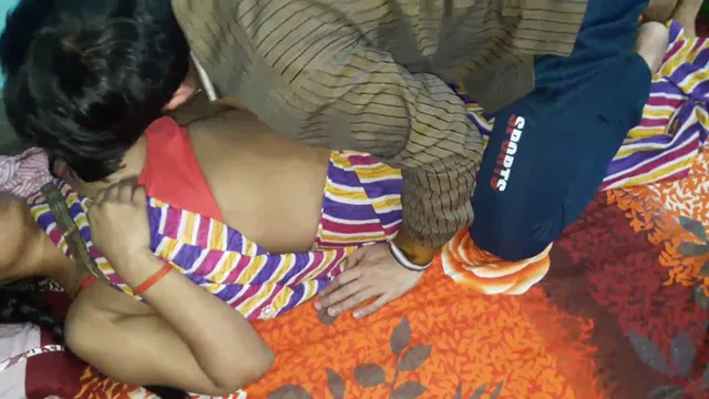 चाची का हेरी बुर भतीजे के लंड से चोदा गया हिंदी बीएफ — screenshot 9