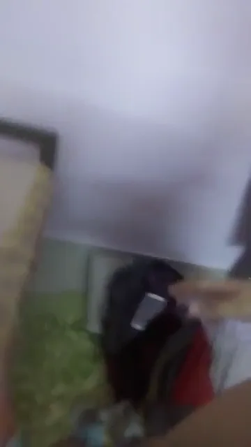 गुस्से में पैंटी उतारकर चूत चुदाई के लिए पेश करती गर्लफ्रेंड की देसी चुदाई हिंदी बीएफ — screenshot 1