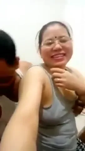 नेपाली रंडी आंटी अपने भतीजे के लंड पर चढ़कर मजे करती देसी चुदाई — screenshot 9