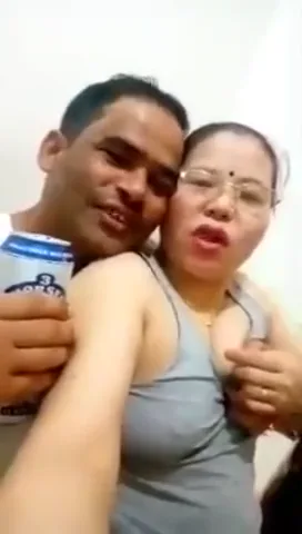 नेपाली रंडी आंटी अपने भतीजे के लंड पर चढ़कर मजे करती देसी चुदाई — screenshot 10