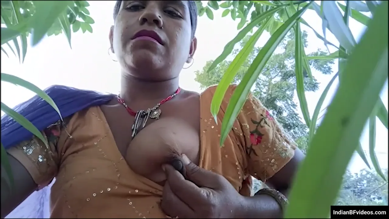 खेत में देहाती भाभी ने भोसड़े में उंगली की देसी सेक्स वीडियो