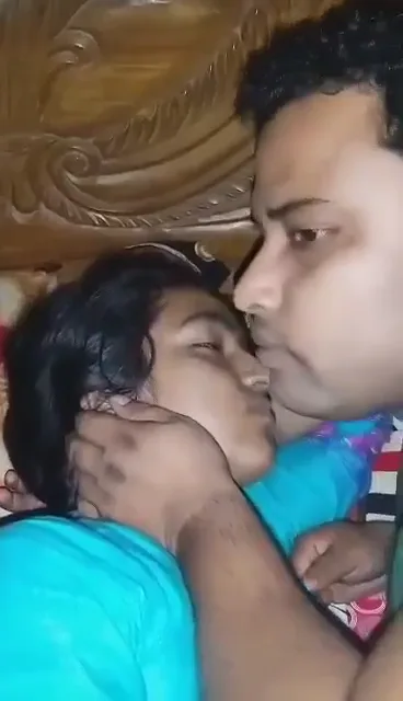 भाभी के बूब्स के विटामिन खाकर पड़ोसी ने जबरदस्त चुदाई की देसी बीएफ — screenshot 1