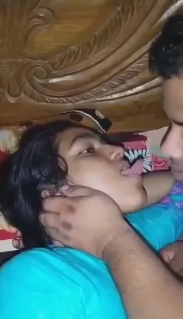 भाभी के बूब्स के विटामिन खाकर पड़ोसी ने जबरदस्त चुदाई की देसी बीएफ — screenshot 2