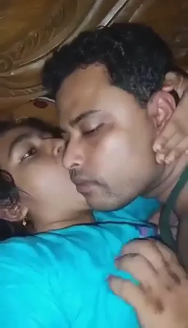 भाभी के बूब्स के विटामिन खाकर पड़ोसी ने जबरदस्त चुदाई की देसी बीएफ — screenshot 4