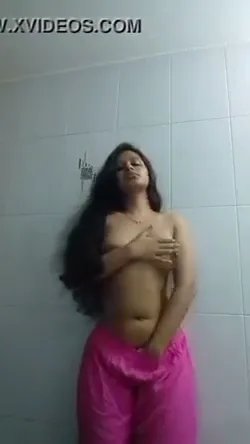 मल्लू लड़की ने बाथरूम में न्यूड शो किया हॉट चुदाई वीडियो — screenshot 2