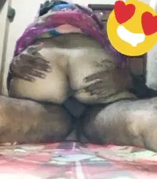 गाँव की आंटी की मोटी गांड चुदाई करते हुए देसी सेक्स वीडियो — screenshot 3