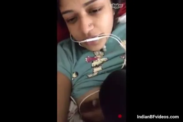 वीडियो कॉल पर गर्लफ्रेंड ने अपने बड़े बूब्स दबाए और दिखाए देसी एमएमएस वीडियो — screenshot 1